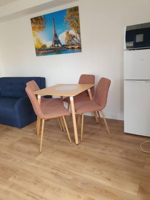 Studio Equipe Et Meuble St Cyprien Saint-Cyprien  Zewnętrze zdjęcie